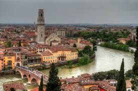 Verona da Piazza Bra a Piazza Erbe